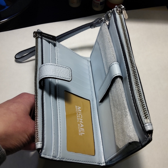 Michael Kors Adele Double Zip Wristlet NWOT - Picture 9 of 11